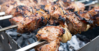 Dieser Mann grillt Kebab im Auftrag der Wissenschaft
