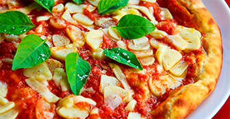 Einbrecher bereiten sich in Schulküche Pizza zu