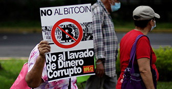 Salvadoreños contra el bitcoin