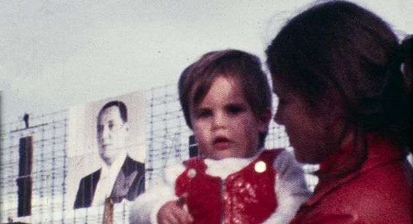 Film Sapos, Momentos de infancia en dictadura